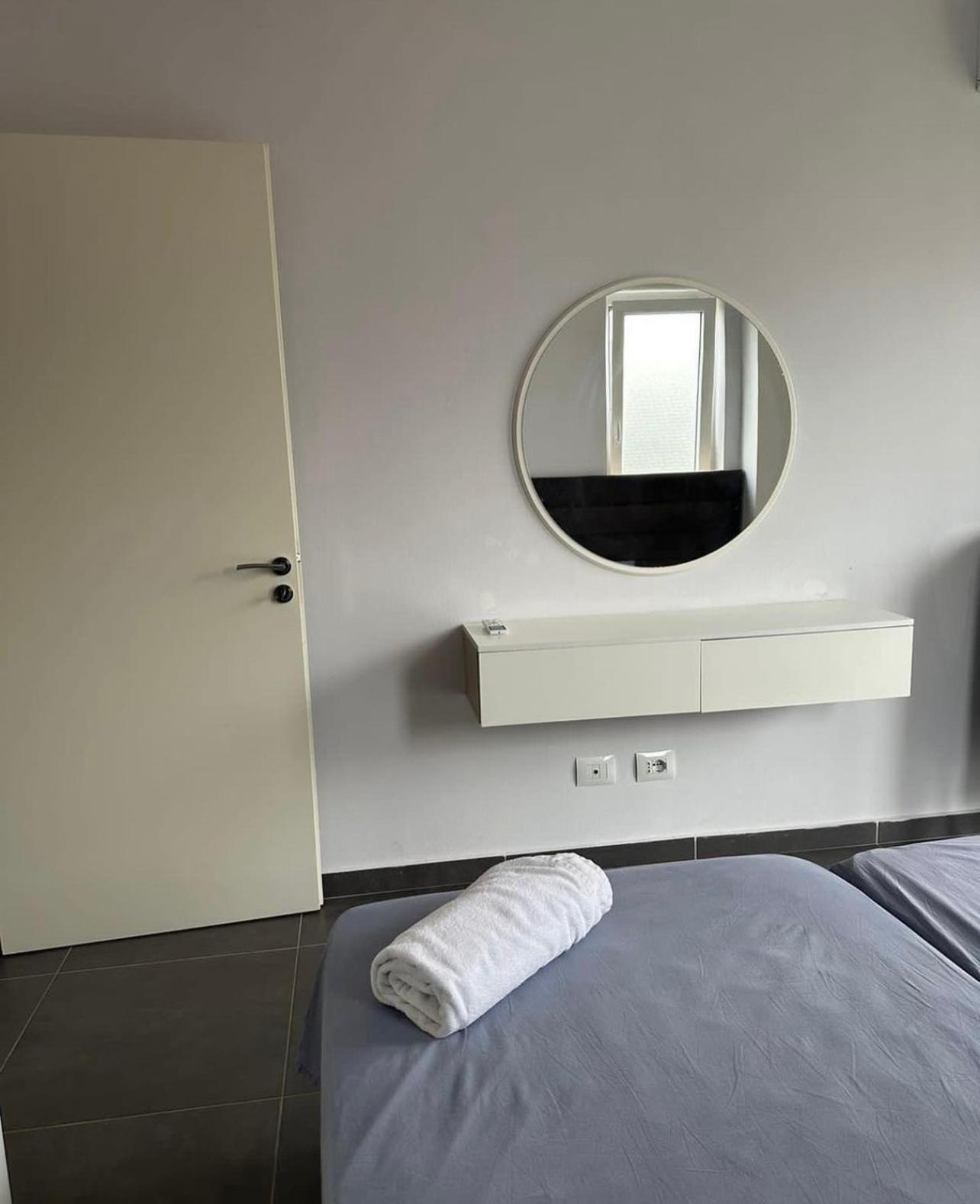 Deluxe Apartments With Balcony เชิงยิน ภายนอก รูปภาพ